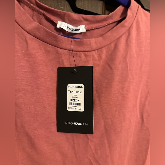 Fashion Nova Tee - Picture 2 of 3